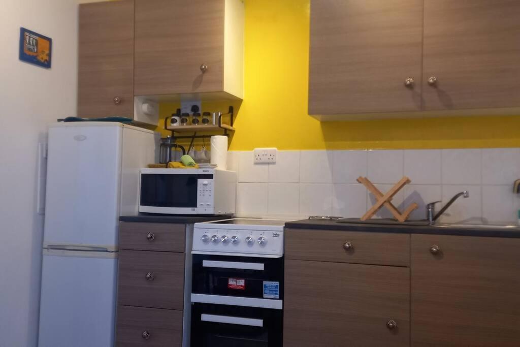 Cosy Flat In A Pretty Town. Apartment ครูเคิร์น ภายนอก รูปภาพ